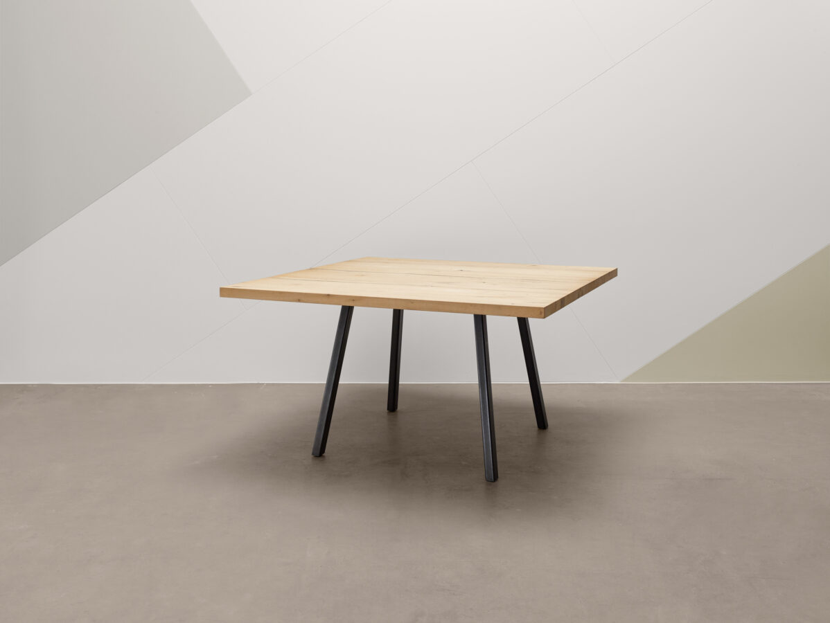 Tisch Gelo quadratisch in Alteiche geseift, 135 x 135cm